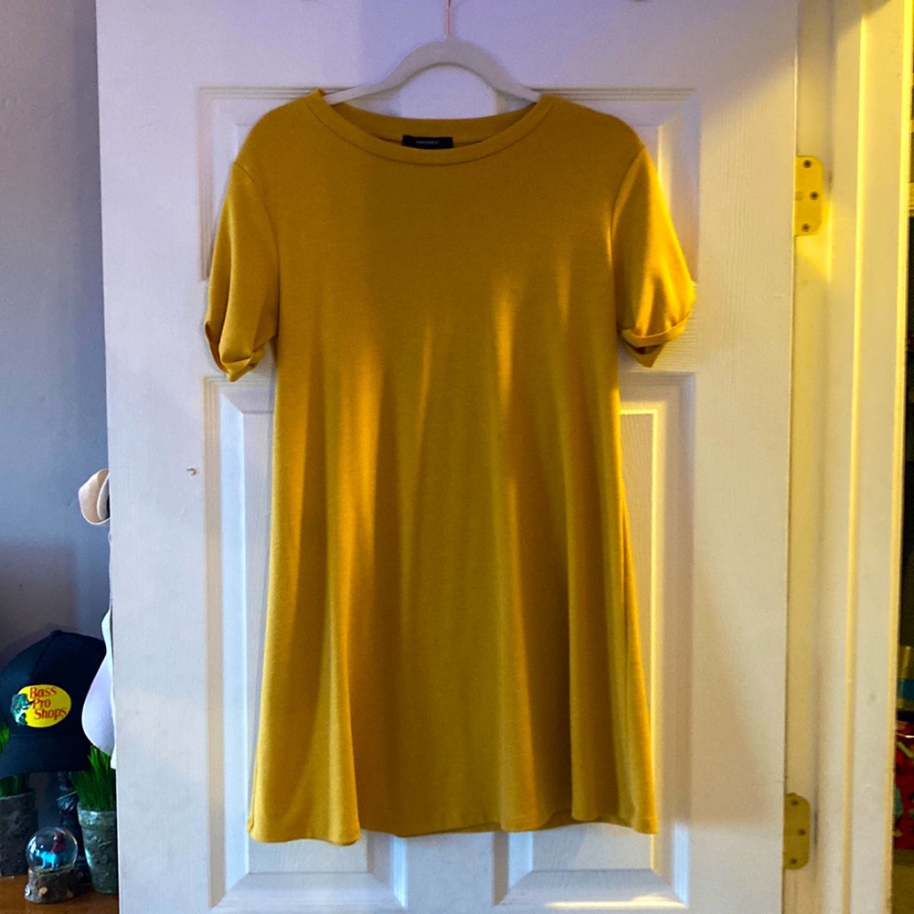 Short sleeve dress